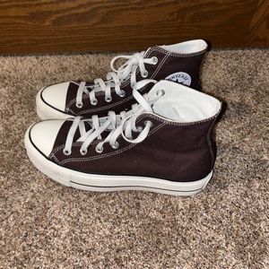 Brown Converse Women’s 8.5
